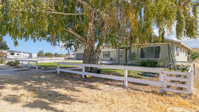 Image 3 of 49 For 352 Cowden Road