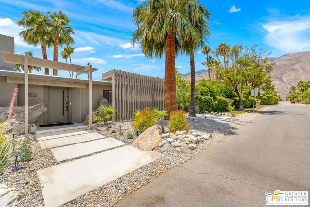 1251 East San Lorenzo Road, Palm Springs
