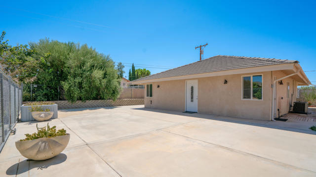8582 Frontera Avenue, Yucca Valley CA: https://media.crmls.org/mediaz/e1817986-72e5-4dd3-b92c-7ba6ecece05b.jpg