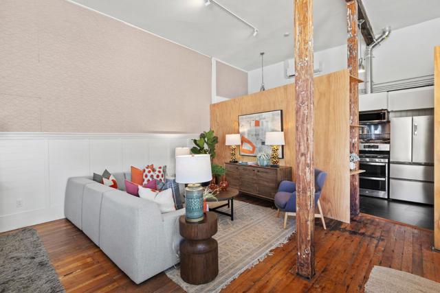 950 Noe Street, San Francisco CA: https://media.crmls.org/mediaz/e1822738-61c7-4369-afb0-2bcef825fd18.jpg