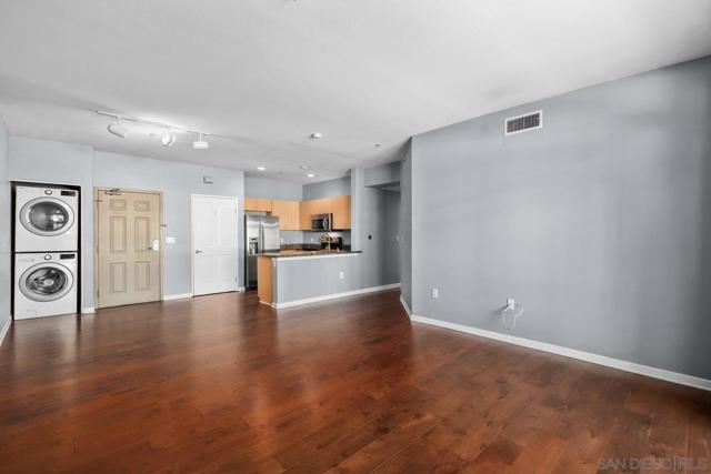 Image 7 of 18 For 1501 Front St  315
