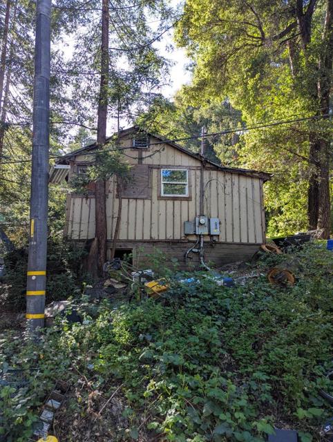 11259 Fresco Street, Felton CA: https://media.crmls.org/mediaz/e182d3ab-d0d8-4bcc-9335-812e5764510e.jpg