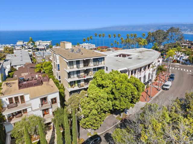 Detail Gallery Image 1 of 1 For 1250 Cave St #3,  La Jolla,  CA 92037 - 2 Beds | 2 Baths