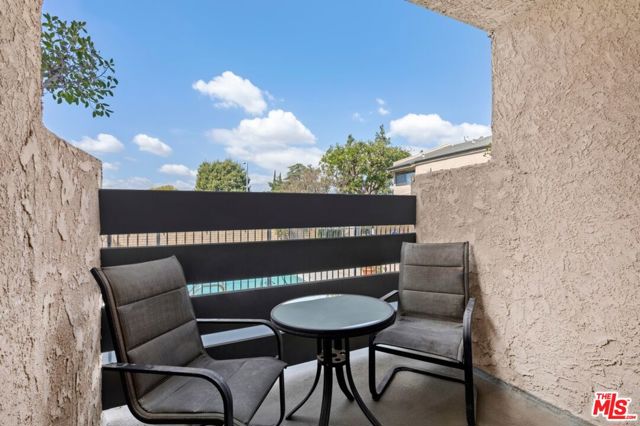 6840 Balboa Boulevard, 504 photo 5