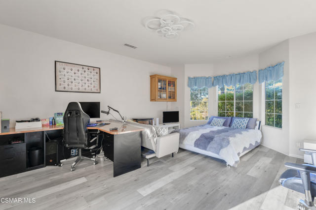 6417 Turfway Road, Moorpark CA: https://media.crmls.org/mediaz/e18443ec-458d-45e1-8ca4-c0aec61d6822.jpg