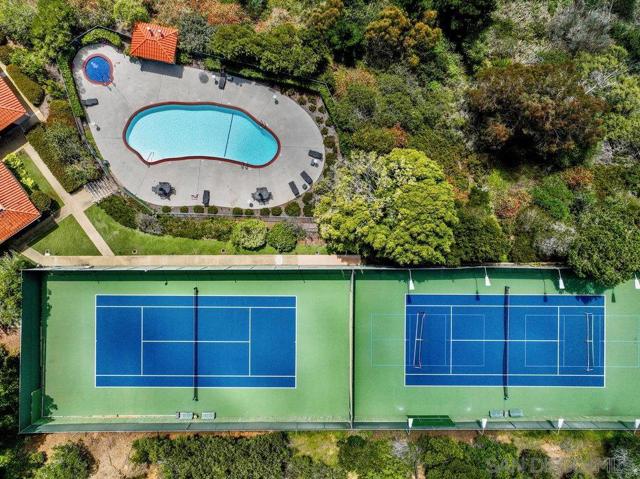 7645 Caminito Coromandel, La Jolla CA: https://media.crmls.org/mediaz/e18521e1-3c9c-4411-943f-b448e9cab129.jpg