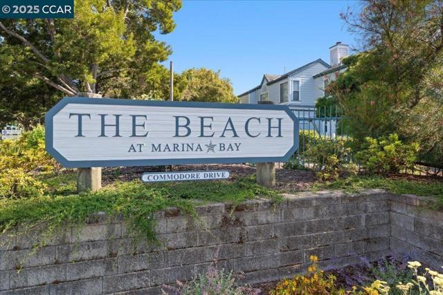 609 Commodore Dr, Richmond CA: https://media.crmls.org/mediaz/e185e055-991c-4d7a-90c9-ff997494a255.jpg