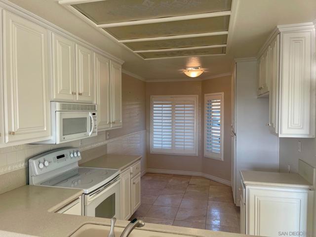 1680 Via Ocioso, San Marcos CA: https://media.crmls.org/mediaz/e1867720-0753-408d-b487-bb9de6221e19.jpg