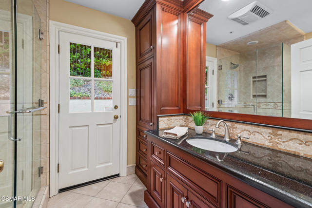 5320 Long Shadow Court, Westlake Village CA: https://media.crmls.org/mediaz/e186797b-155b-4521-9b7f-3e4d5ebd4a9f.jpg