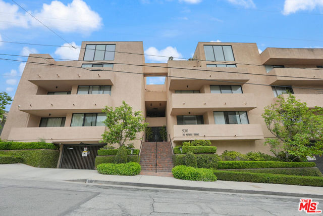 930 N Wetherly Drive, West Hollywood CA: https://media.crmls.org/mediaz/e1869962-deda-4759-9c2c-c43233916337.jpg