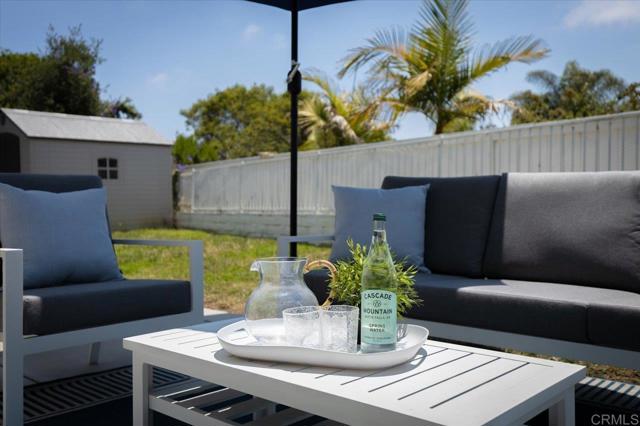 7911 Terraza Disoma, Carlsbad CA: https://media.crmls.org/mediaz/e186c552-9cd5-4fdd-a6e7-57884854241c.jpg