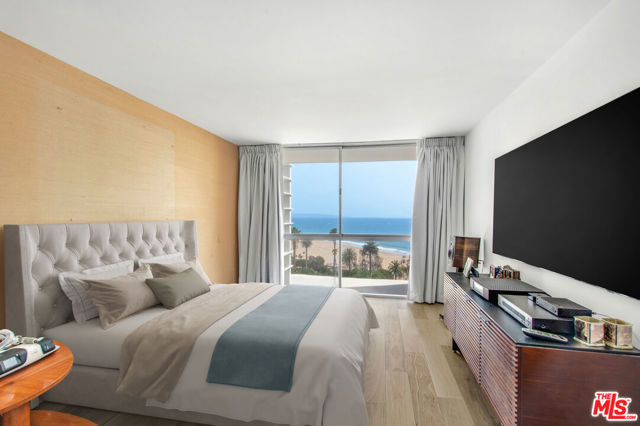 201 Ocean Avenue, Santa Monica CA: https://media.crmls.org/mediaz/e1875d1a-59e8-4347-ad8e-80895de2fadd.jpg
