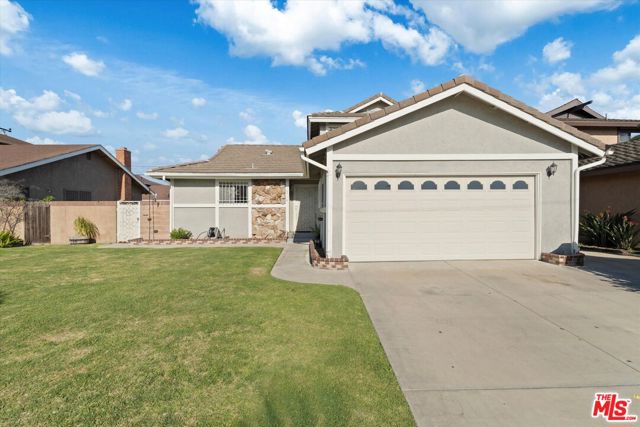 19714 Galway Avenue, Carson CA: https://media.crmls.org/mediaz/e1877286-d32a-4954-b219-eee993111014.jpg