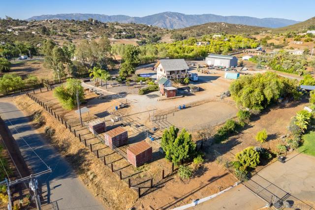 31141 Saddleback Rd, Valley Center CA: https://media.crmls.org/mediaz/e1877d77-f031-4c36-85cb-ac5181e11af9.jpg