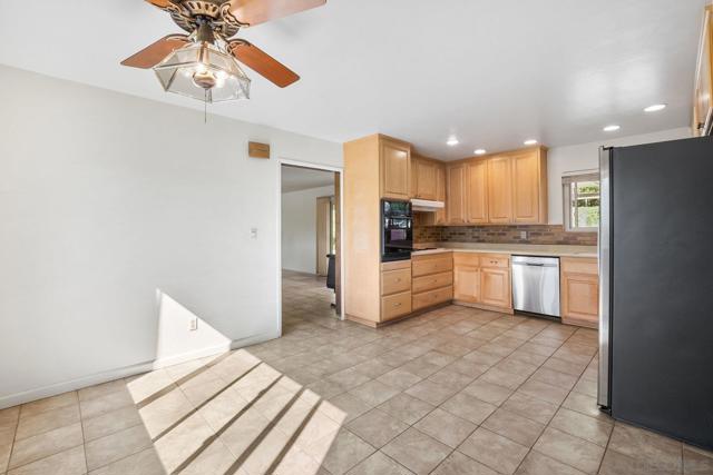 MLS #250041928SD image #19