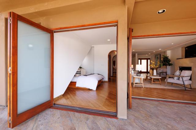 Image 50 of 52 For 2617 Ocean Front Walk