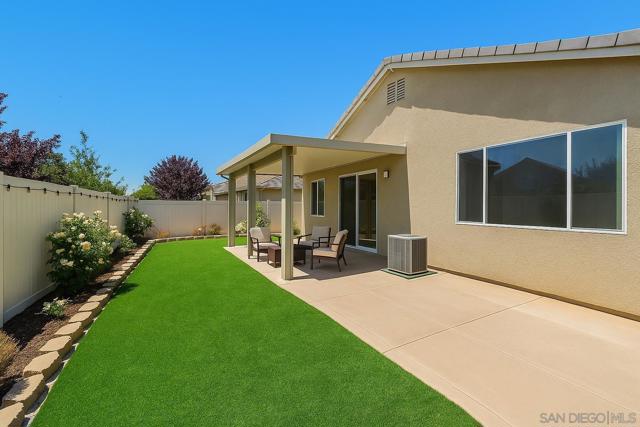 37856 Honey Pine Road, Murrieta CA: https://media.crmls.org/mediaz/e1885f60-51e2-428e-9ba6-e7542219304e.jpg