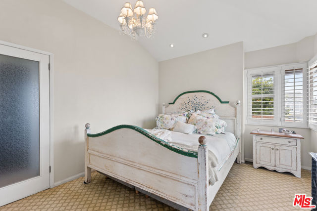 7132 Kentwood Avenue, Los Angeles CA: https://media.crmls.org/mediaz/e1888437-0255-49e7-ae65-822836631add.jpg