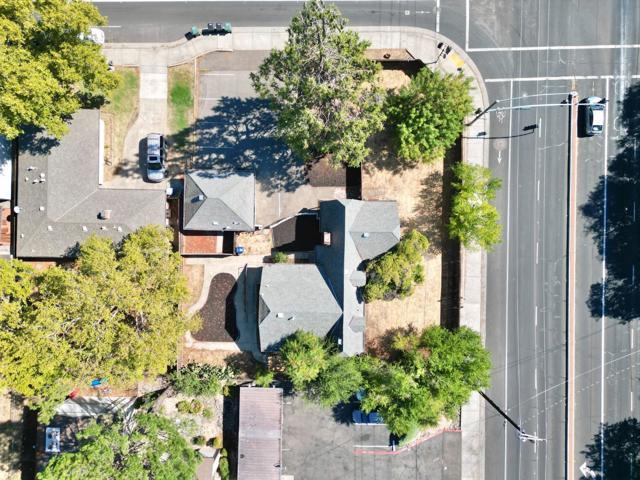 2905 Garfield Avenue, Carmichael CA: https://media.crmls.org/mediaz/e188e023-a790-465e-a436-6aae01821b65.jpg
