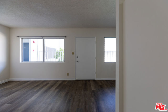 1295 FEDERAL Avenue, Los Angeles CA: https://media.crmls.org/mediaz/e189970c-b045-452f-b6b5-888ea7b37423.jpg