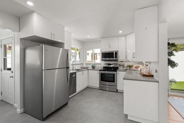 485 San Bruno Avenue, Brisbane CA: https://media.crmls.org/mediaz/e189c73a-ccbe-4d37-819b-2920ef58ad25.jpg
