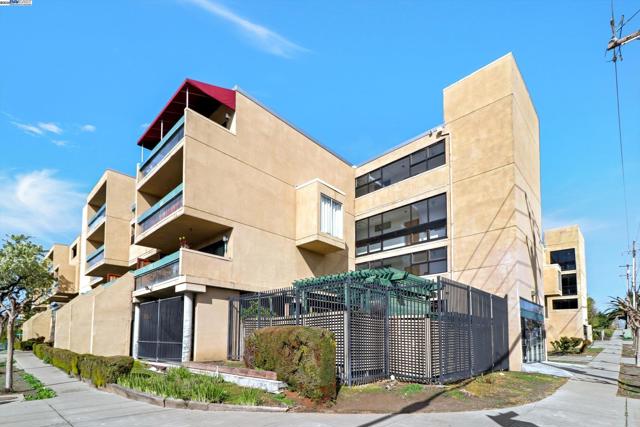 1771 Broadway Street, Concord CA: https://media.crmls.org/mediaz/e18a4094-5fce-41dd-b96f-d38dc7d06215.jpg