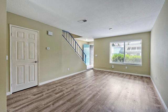 3436 Thunder Dr, Oceanside CA: https://media.crmls.org/mediaz/e18b28d0-041f-4c13-964e-0ad109e9697f.jpg