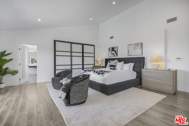 2028 Stradella Road, Los Angeles CA: https://media.crmls.org/mediaz/e18b2981-735e-42e1-9627-2886c1d3b955.jpg