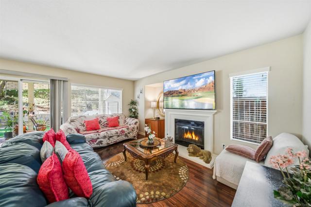 40661 Cartier St, Murrieta CA: https://media.crmls.org/mediaz/e18b3093-0bc3-4502-bdb9-9ba422a594a8.jpg