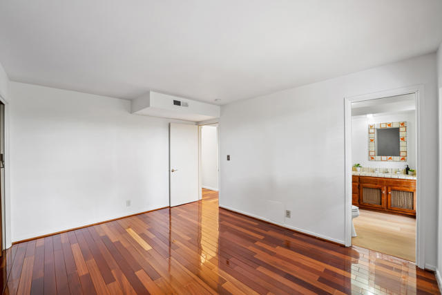 5324 Felice Place, Woodland Hills CA: https://media.crmls.org/mediaz/e18b8247-c555-4b8f-829f-ae84a64dad1b.jpg