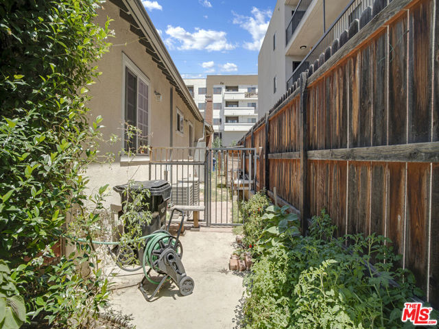 3148 W 11th Street, Los Angeles CA: https://media.crmls.org/mediaz/e18c1e00-cfc4-4d84-9bea-9d67e8c35552.jpg