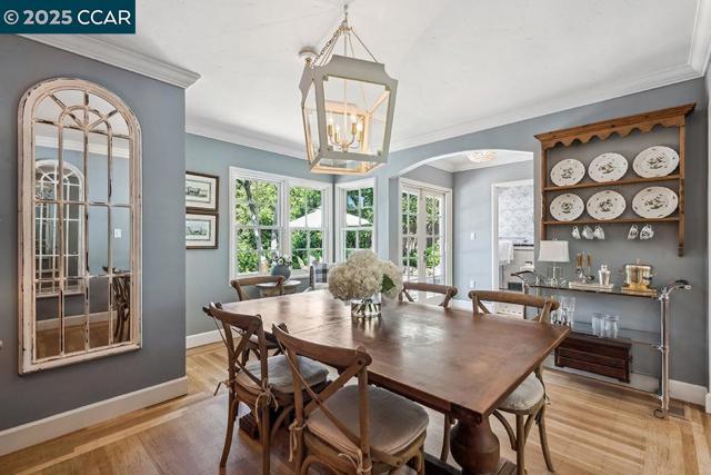 72 Davis Rd, Orinda CA: https://media.crmls.org/mediaz/e18d466b-830a-4e81-854d-ad3849aac128.jpg