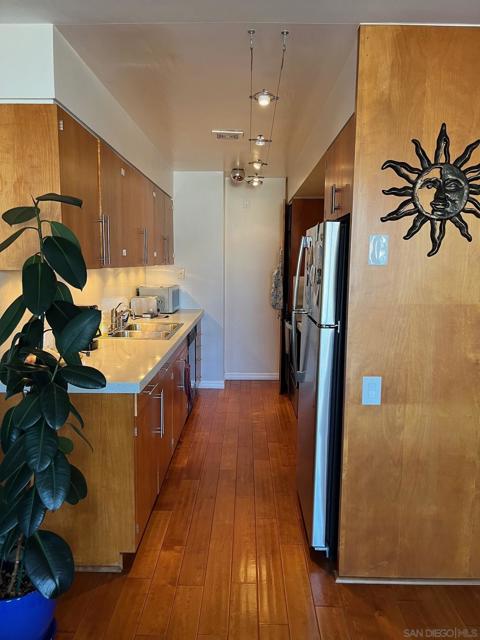 Image 10 of 25 For 800 Prospect St  3e