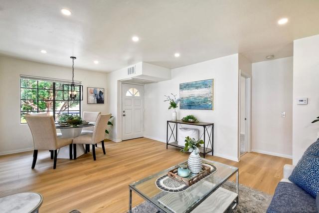 13260 Wimberly Sq, San Diego CA: https://media.crmls.org/mediaz/e18df607-d256-42f9-b6c5-1b73b4d60171.jpg