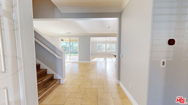 19320 Carranza Lane, Santa Clarita CA: https://media.crmls.org/mediaz/e18efebd-6e2e-4438-9091-41e5772064b3.jpg