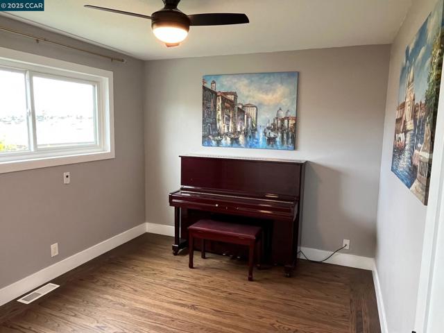 620 Kentucky St, Vallejo CA: https://media.crmls.org/mediaz/e18f329b-352b-495f-893b-2a0b17644417.jpg