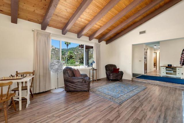 25980 Forest Dr, Escondido CA: https://media.crmls.org/mediaz/e18fed24-fb27-4732-baa3-5c097794425e.jpg