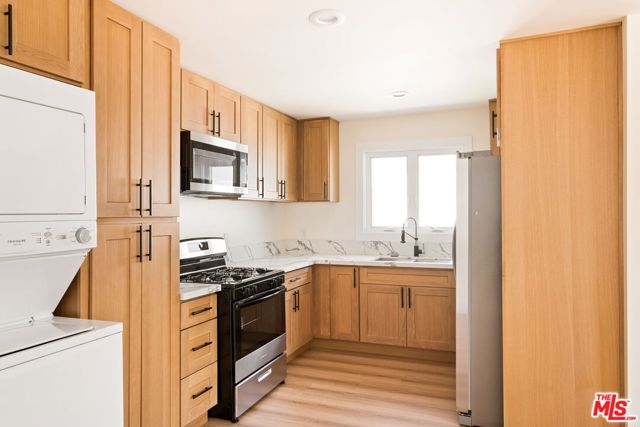 340 S Avenue 56, Los Angeles CA: https://media.crmls.org/mediaz/e18ffc11-db5d-47ed-8376-5df6886a0215.jpg