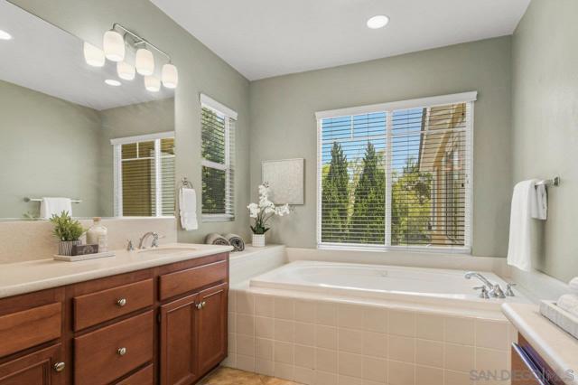 2423 Wishing Star Way, Chula Vista CA: https://media.crmls.org/mediaz/e190a150-d25e-4f2d-a354-abf44dd04d1e.jpg