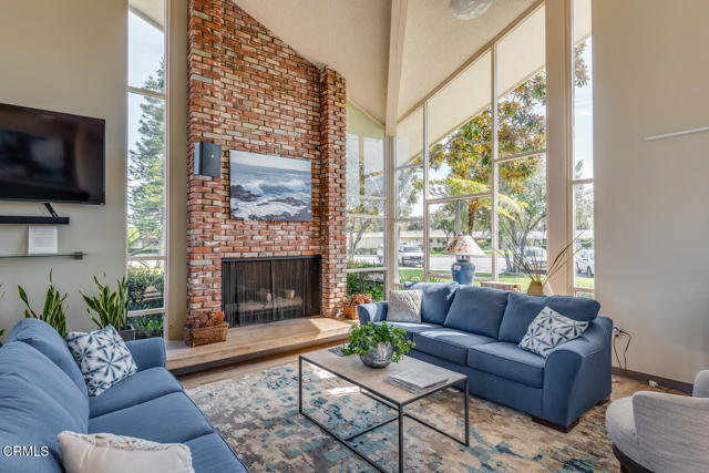 334 E Elfin Green, Port Hueneme CA: https://media.crmls.org/mediaz/e190b8c8-1877-4f68-8a9b-cfe96d43f263.jpg