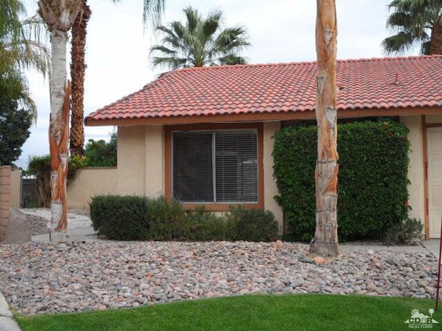 43370 Stony Hill Court, Palm Desert CA: https://media.crmls.org/mediaz/e19178ae-79ce-4d4d-864f-35fac50c4d16.jpg