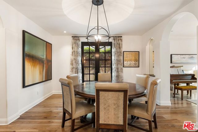 327 22nd Street, Santa Monica CA: https://media.crmls.org/mediaz/e191a9e3-17f0-44f0-8680-e808a299c095.jpg