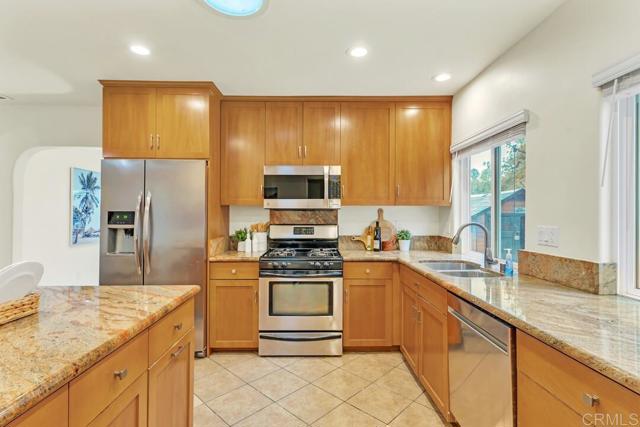 4725 Saratoga Avenue, San Diego CA: https://media.crmls.org/mediaz/e1923f3d-7c04-411c-b03c-9dd49df58224.jpg
