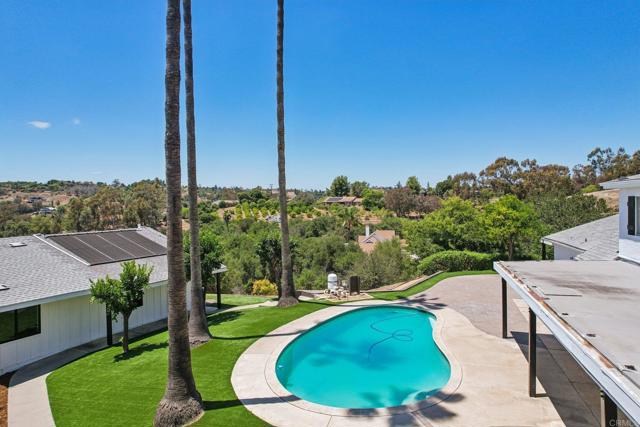1797 99 Rabbit Hill, Fallbrook CA: https://media.crmls.org/mediaz/e19284ac-e4d7-4da5-9b8e-d00c4d23f613.jpg