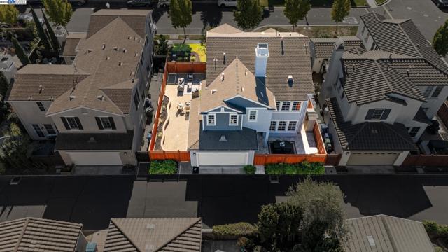 5 Cornelius Sq, Alameda CA: https://media.crmls.org/mediaz/e192d201-5dcb-4e78-9997-70c7abc7a097.jpg