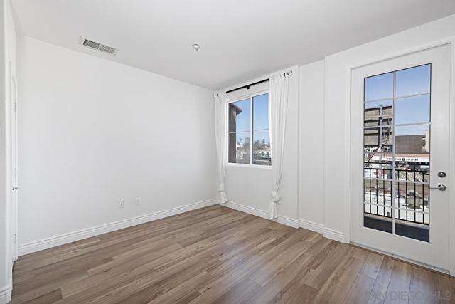 3957 30Th St, San Diego CA: https://media.crmls.org/mediaz/e1931f7d-4dbd-4902-b6ac-901d110dfea6.jpg