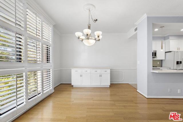 4477 Wilshire Boulevard, Los Angeles CA: https://media.crmls.org/mediaz/e1933161-3224-4240-9a5b-e53149363fcf.jpg