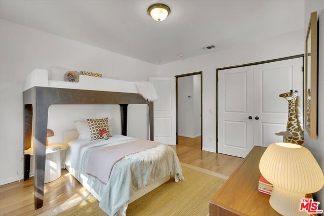 4300 Laurelgrove Avenue, Studio City CA: https://media.crmls.org/mediaz/e1934a5b-9417-4bde-85dc-c9d68c6baf3b.jpg
