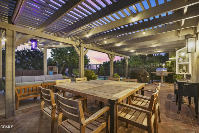18845 Braemore Road, Porter Ranch CA: https://media.crmls.org/mediaz/e193c039-1698-43ee-92b7-01ce447f9d15.jpg