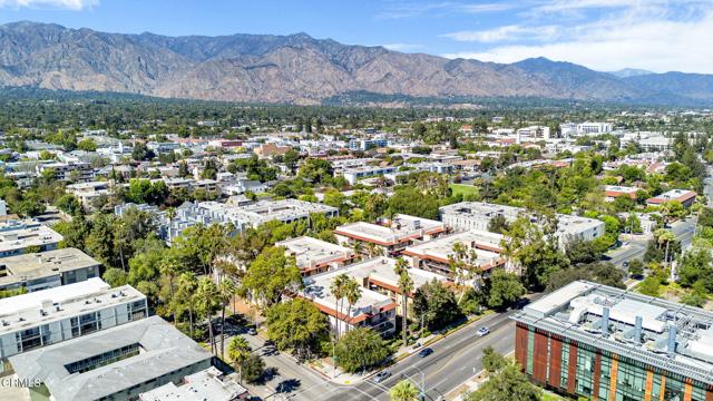 1127 E Del Mar Boulevard, Pasadena CA: https://media.crmls.org/mediaz/e19473db-2a73-46fe-ac24-90354eac97ef.jpg